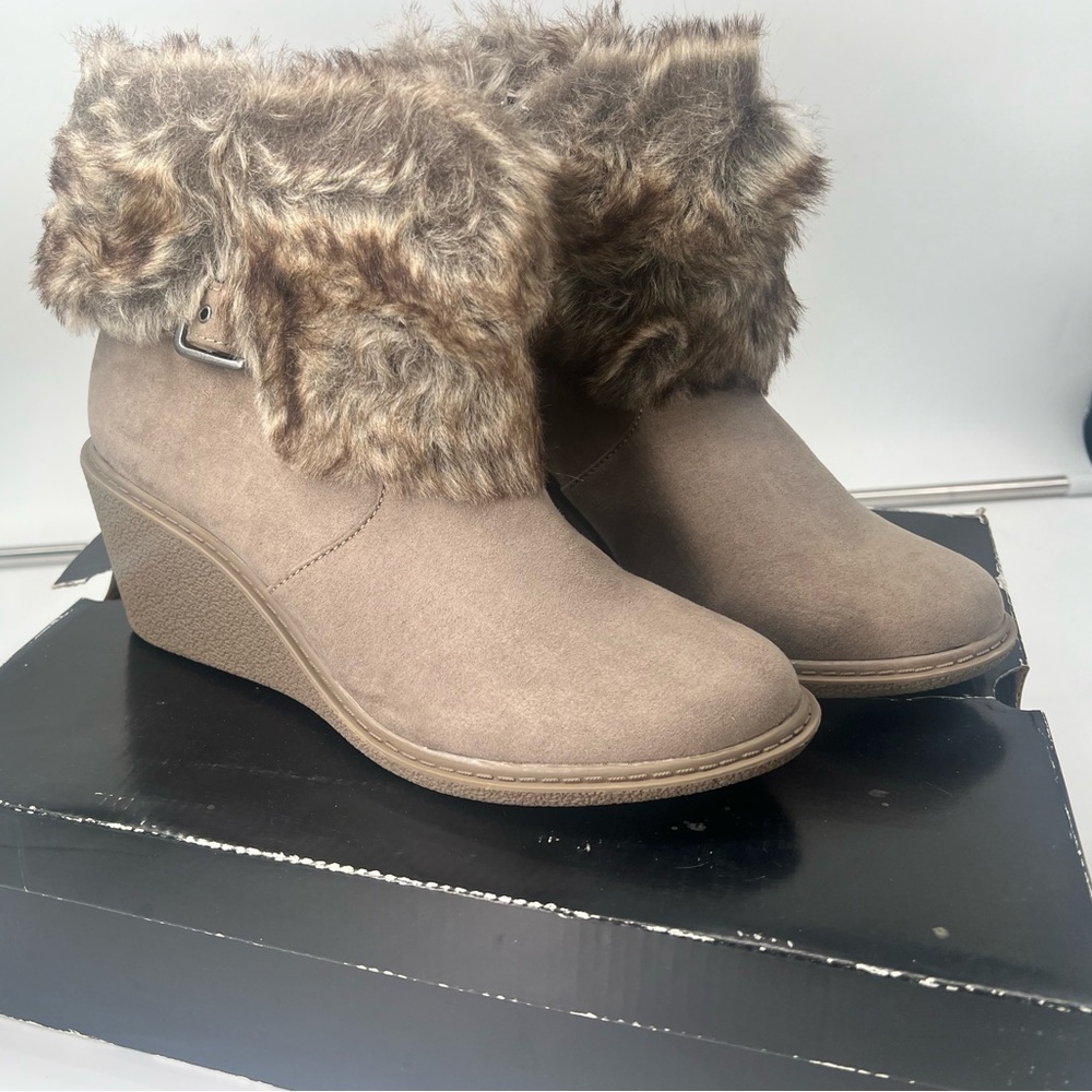 A.n.a Maddy Taupe boots shoes new size 9 cute